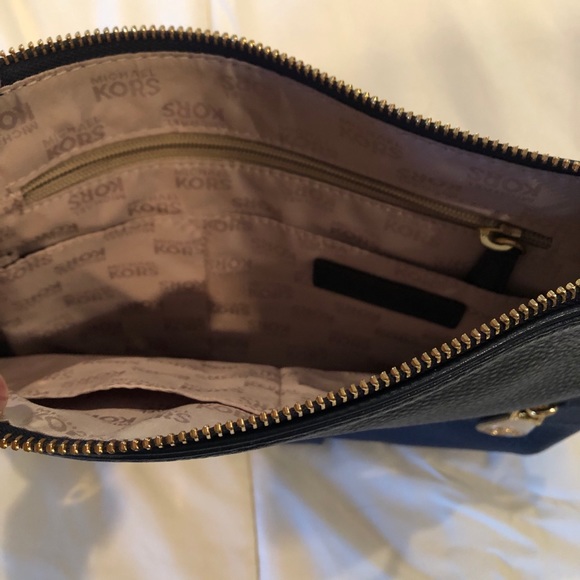 MK Small Shoulder Bag - Picture 6 of 10